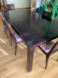 Mesa em madeira maciça e 6 cadeiras