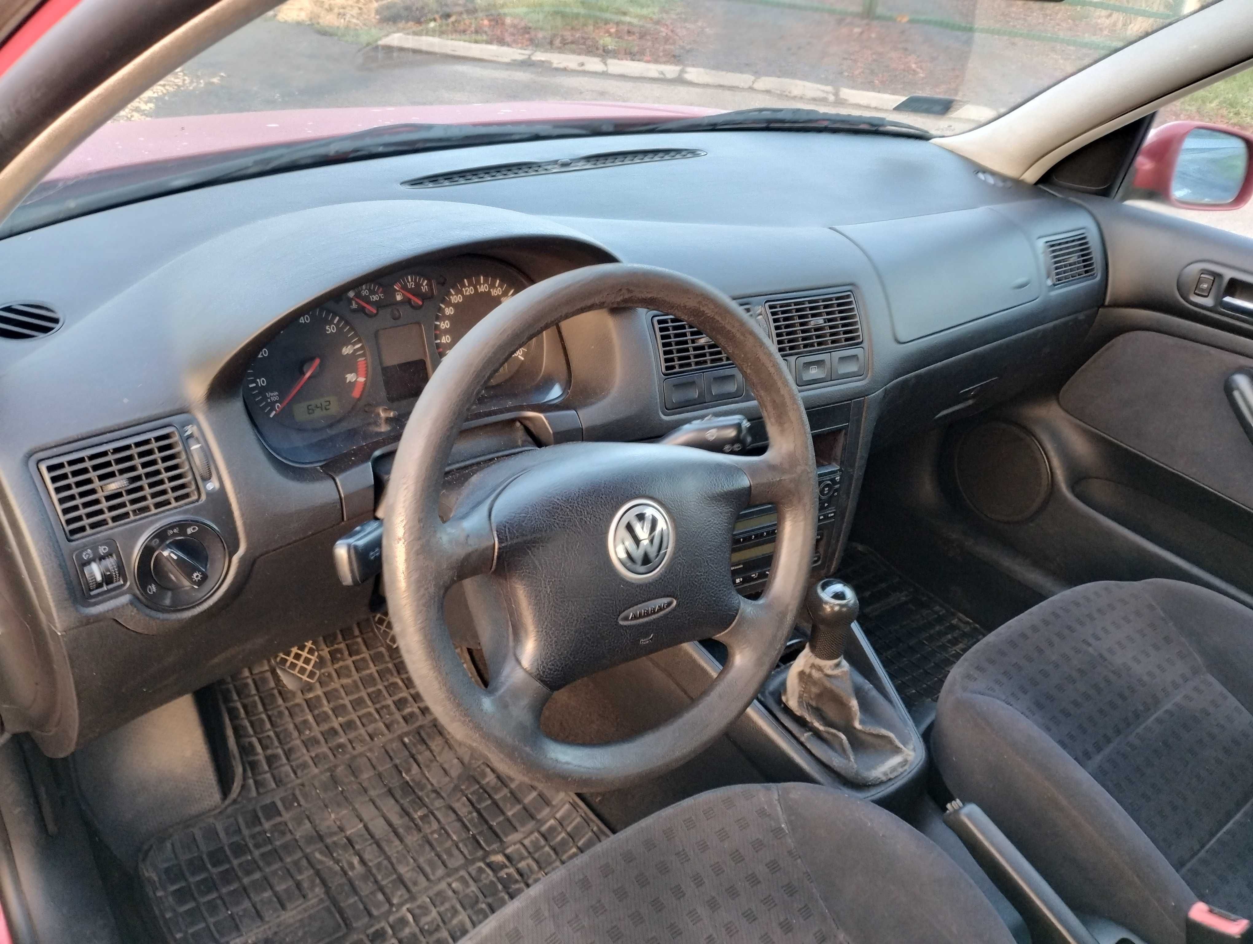 Volkswagen Golf IV 2001r 1.6 16V