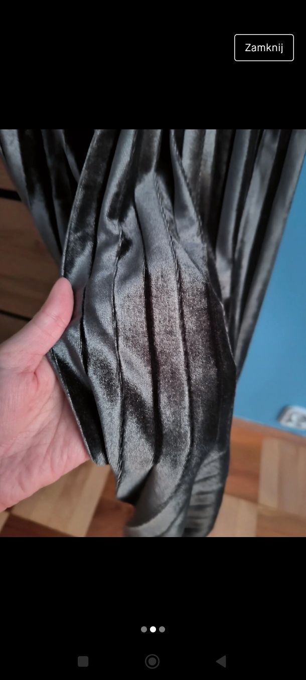 Spódnica MIDI plisowana XS 34 khaki
Założona kilka razy 
Jak nowa