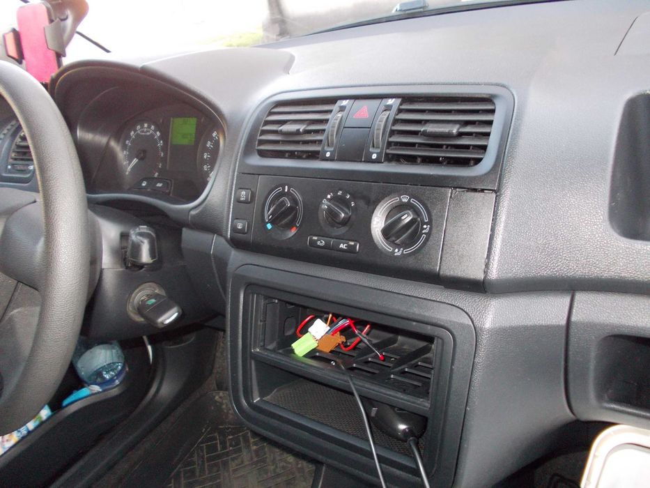 skoda roomster praktik fabia 1,6 D klima drzwi fotele części na części