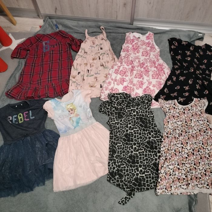 Duża paka ubrana 150 sztuk dla dziewczynki