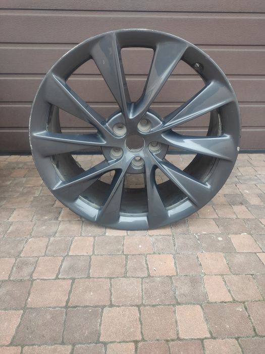 Продам два диски передній та задній на Tesla Model S