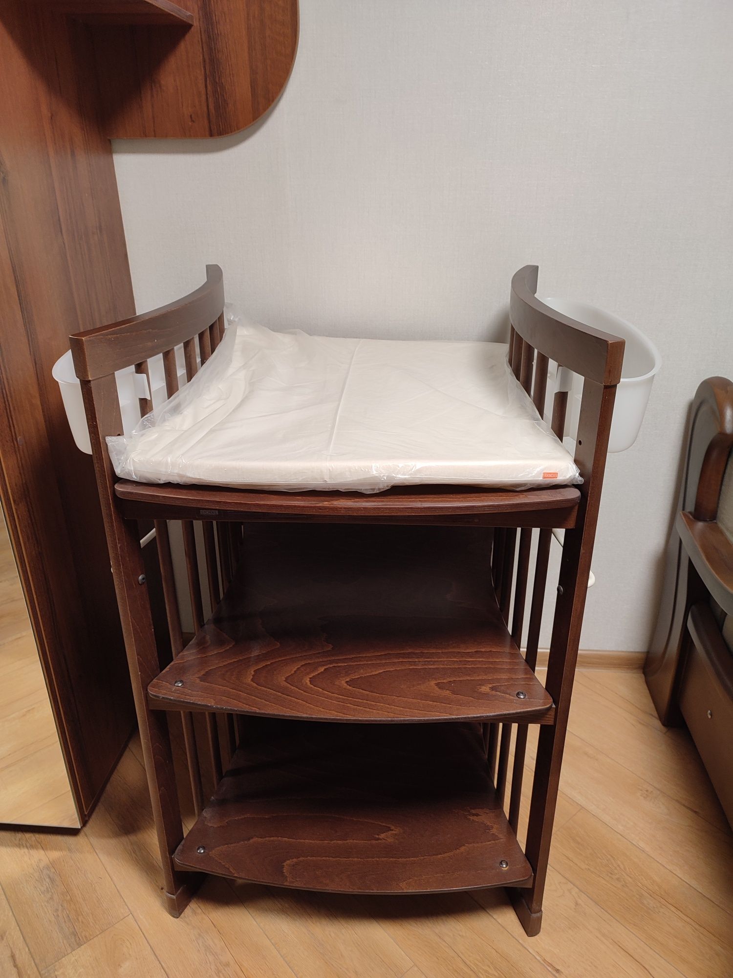 Кроватка Italbaby + матрасик + пеленальный столик Stokke