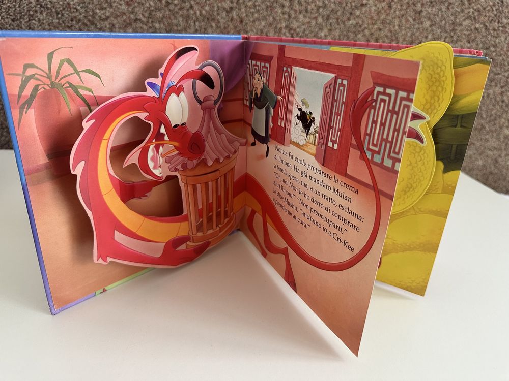 Дитяча книжка на італійській мові mulan Disney