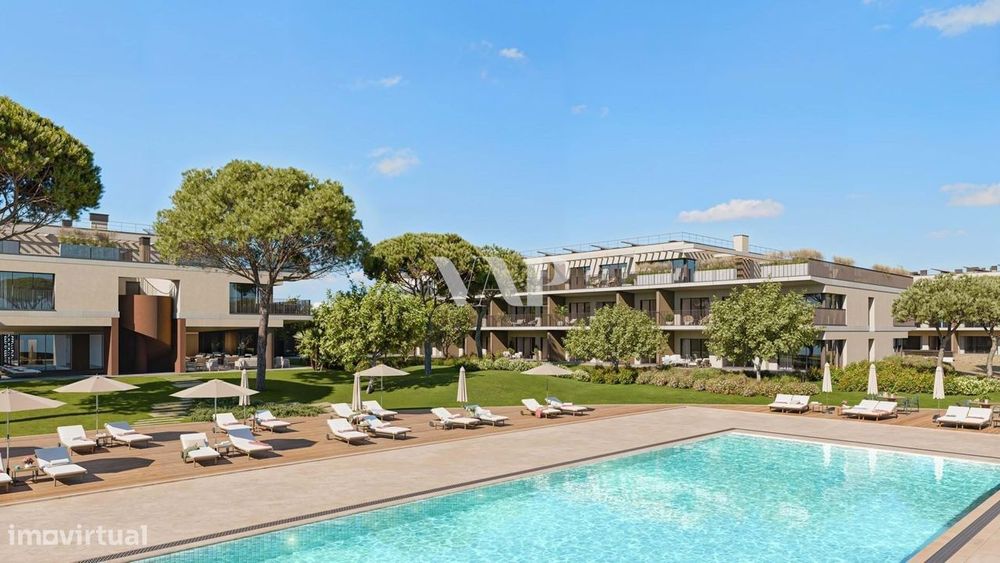 ZESTIA - Apartamento Penthouse T2 com Piscina Privada no Centro de Vil