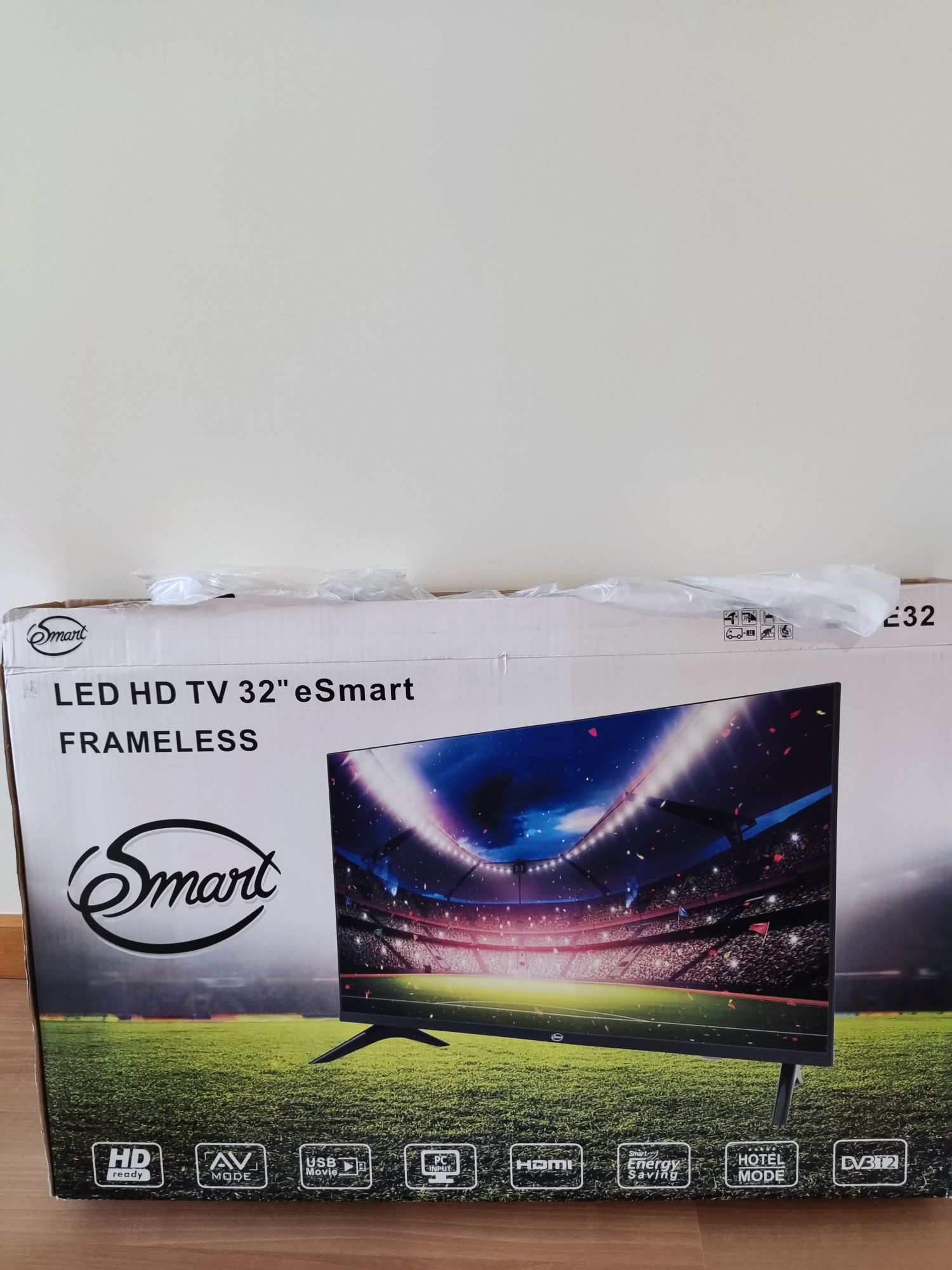 Televisão 32" nova