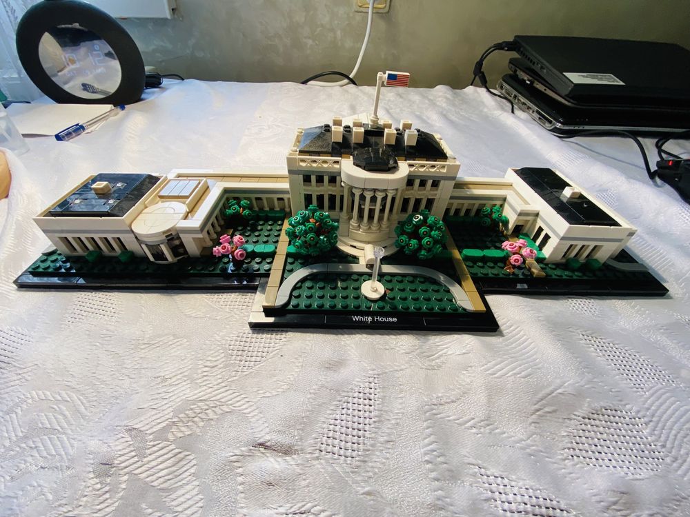 Конструктор Lego White House 21054