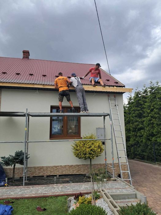 Obróbki kominów, wymiana rynien , dachy i malowanie dachów.