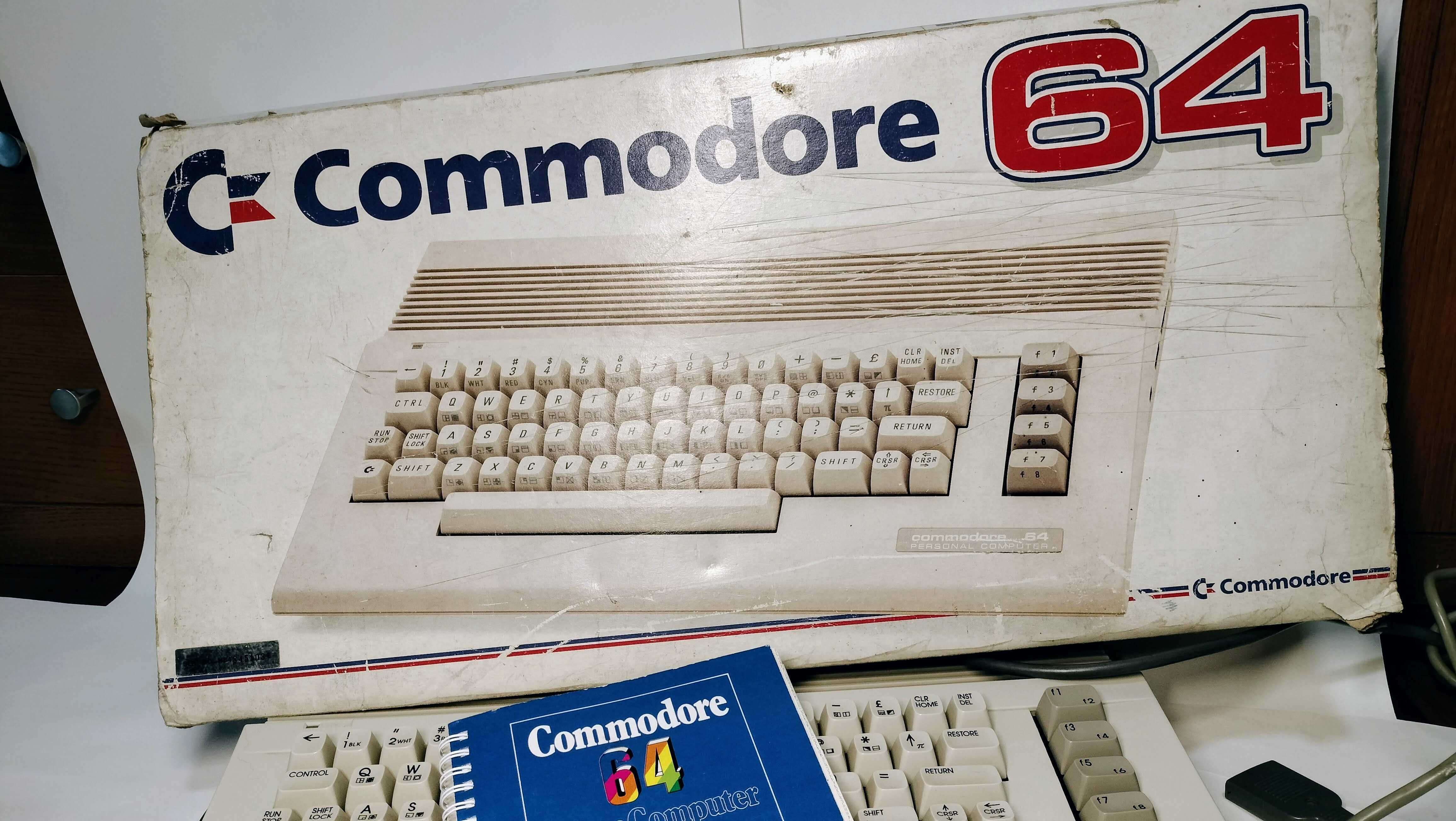 Commodore 64 - Clássico Retro Computador em Perfeito Estado