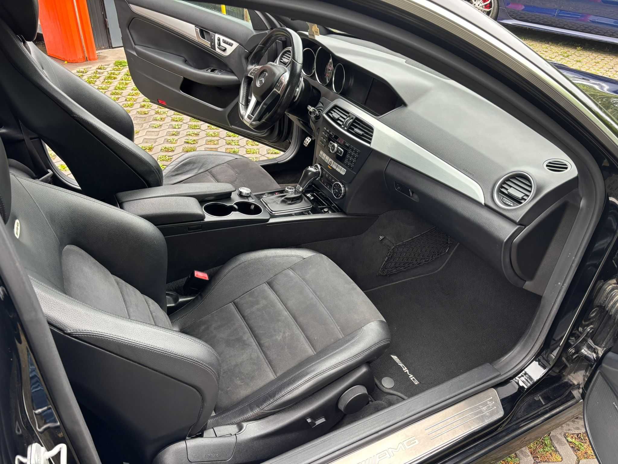 Mercedes-Benz C63 AMG COUPE w204 - w oryginale warto!