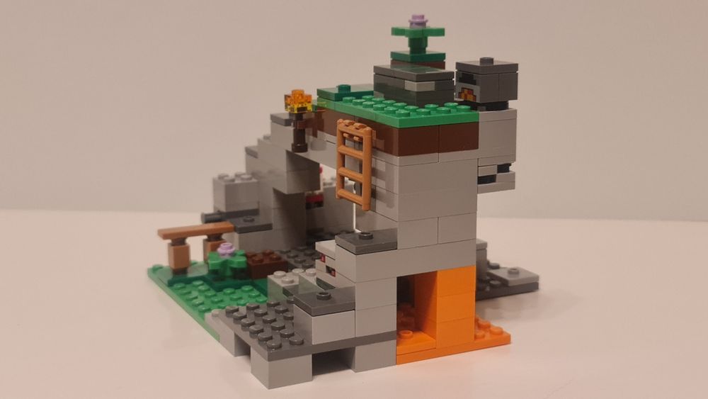 Zestaw Lego Minecraft 21141 Jaskinia Zombie