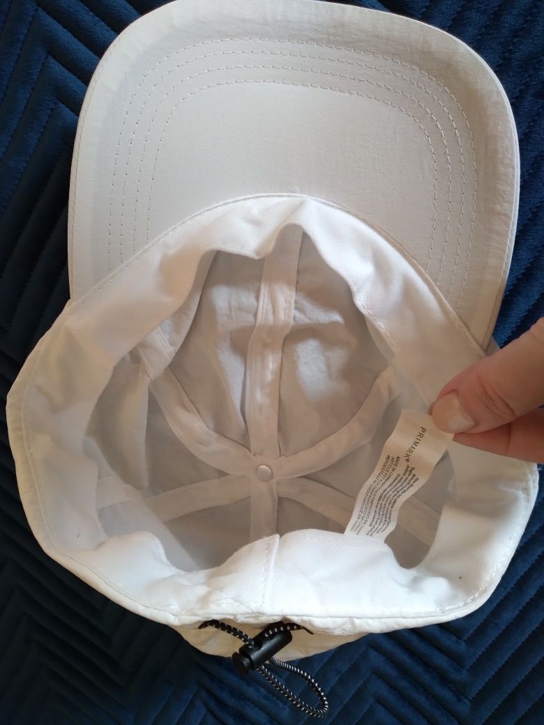 Biała czapka z regulacją,  Primark