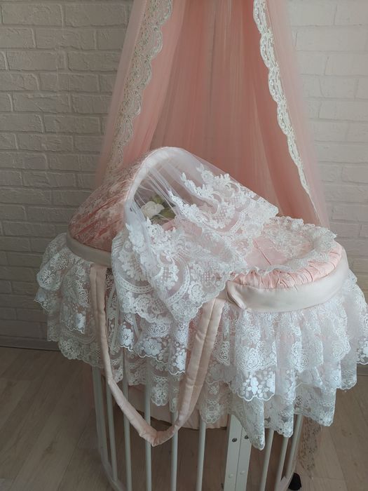 Эксклюзивная люлька переноска для выписки или крестин.