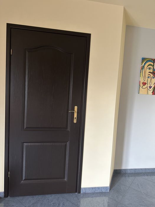 Drzwi pokojowe 80 lewe z klamkami i ościeżnicami