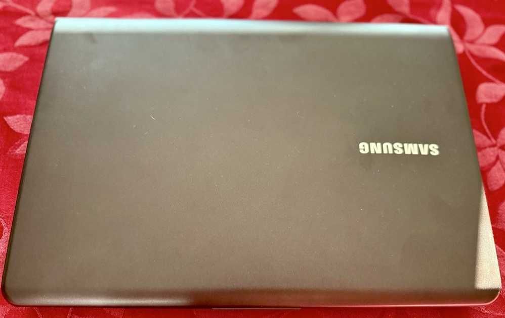 Portátil Samsung NP530U3C