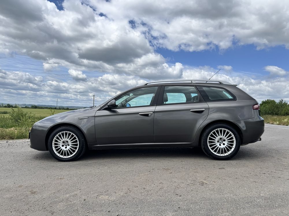 Продаж Alfa Romeo 159