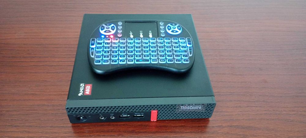 Komputer wielkości książki 8 GB RAM dyski SSD 128 GB + 1000 GB Win 10