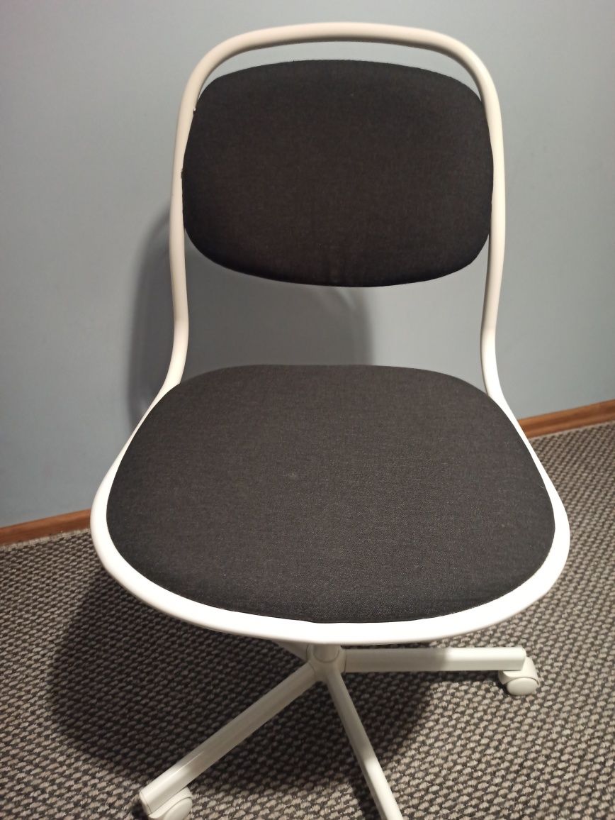 Krzesło biurkowe Ikea ORFJALL kolor szaryi