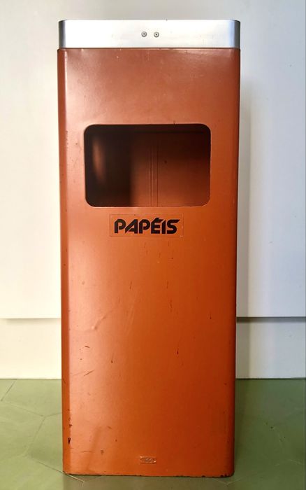 Cesto de papeis antigo