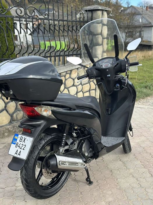 Скутер honda sh150