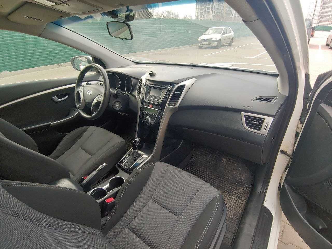 Продається Hyundai i30 2012 дизель 1.6 автомат універсал