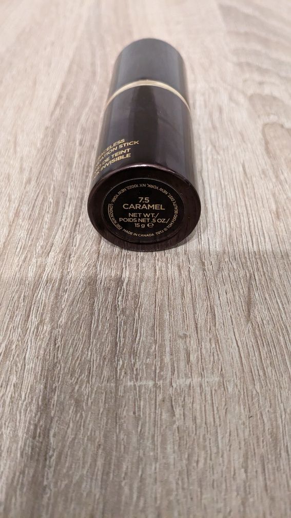 TOM FORD Beauty Traceless Stick Podkład + korektor