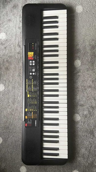 Piano Yamaha PSR-F52