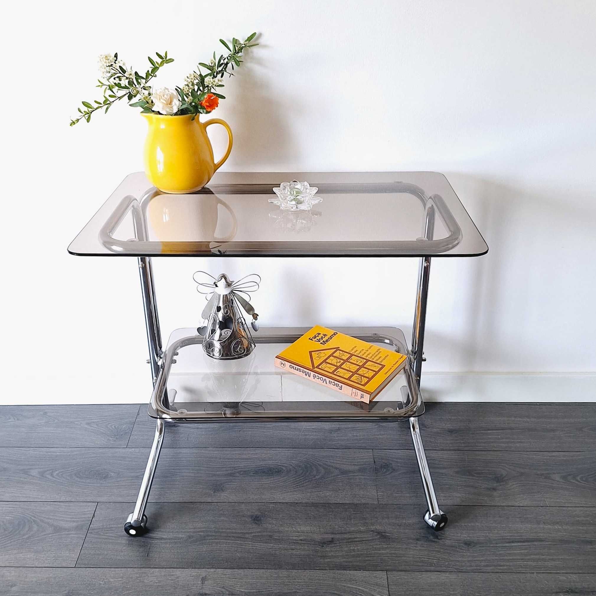 Carrinho de apoio cromado com vidros. Chrome Support Cart with glasses