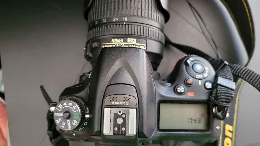 Aparat Nikon D7100, 18-105 VR + osłona HB-32, torba, statyw, ładowarka