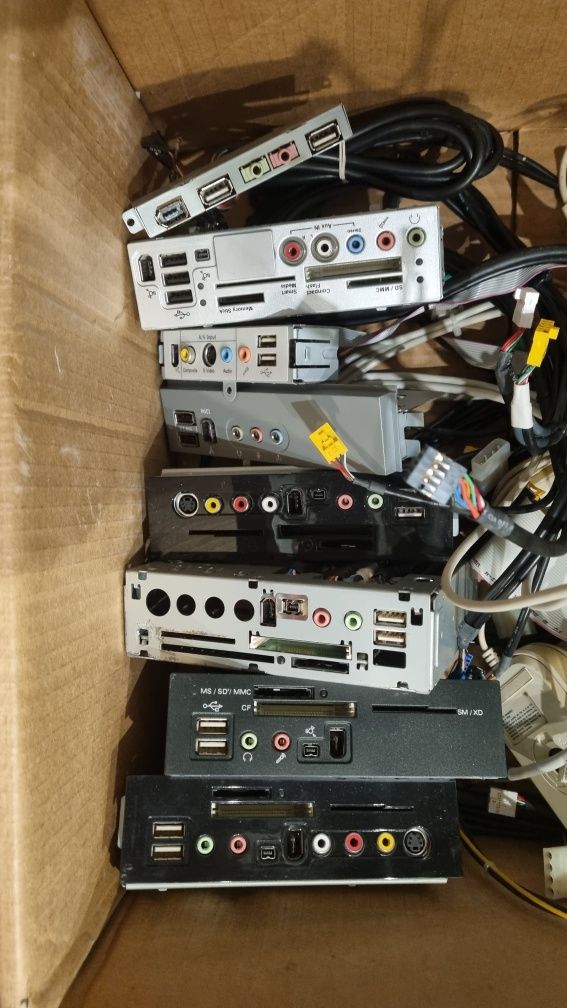 Czytnik kart do PC, panel przedni do zatoki 5.25