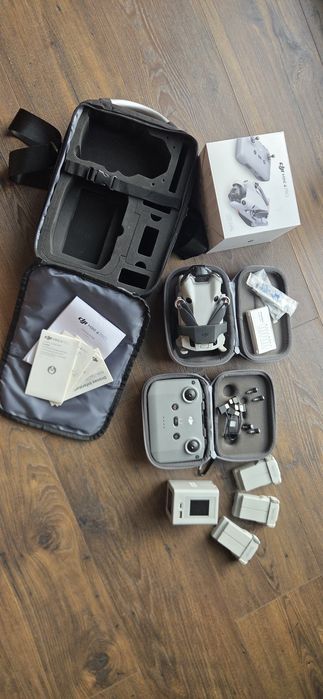 Dron DJI  Mini 4 Pro -mega zestaw, 3 baterie, etui,torba -na gwarancji