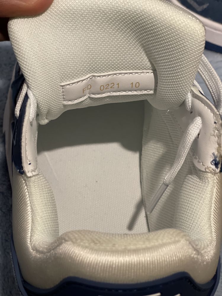 Louis Vuitton trainer LV