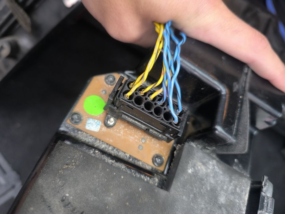 Сабвуфер БМВ е39 туринг