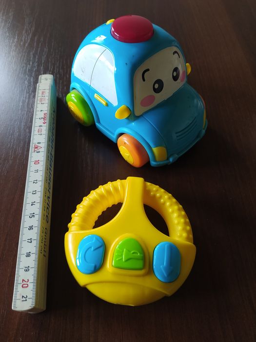 Autko zdalnie sterowane dla małego dziecka