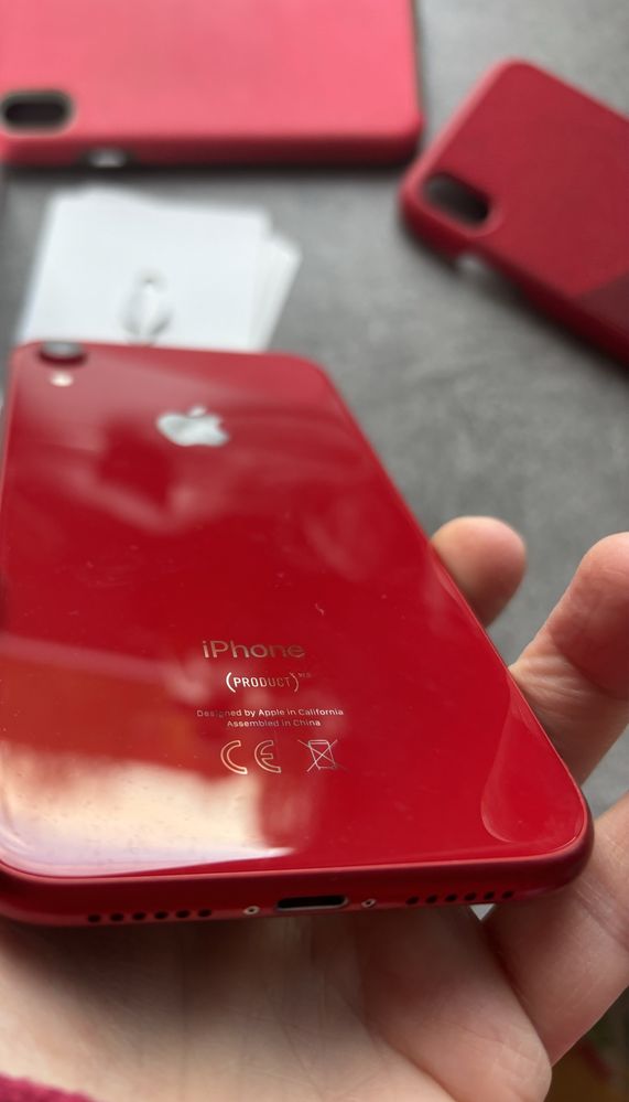 iPhone XR  64GB RED
