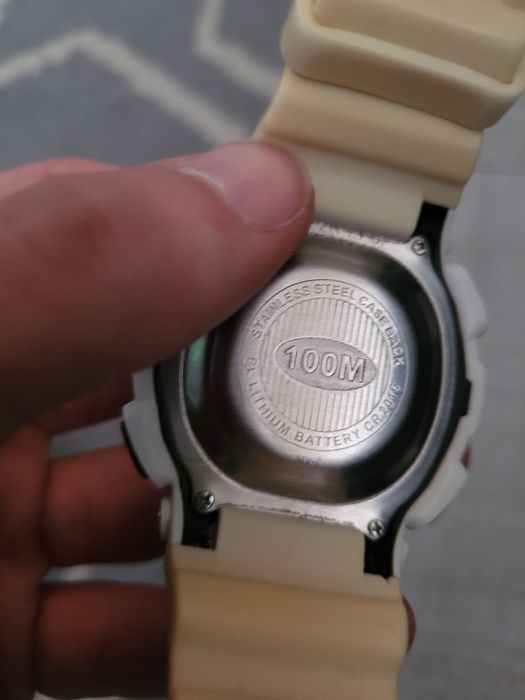 Zegarek kwarcowy sportowy biały xonix WR 100M