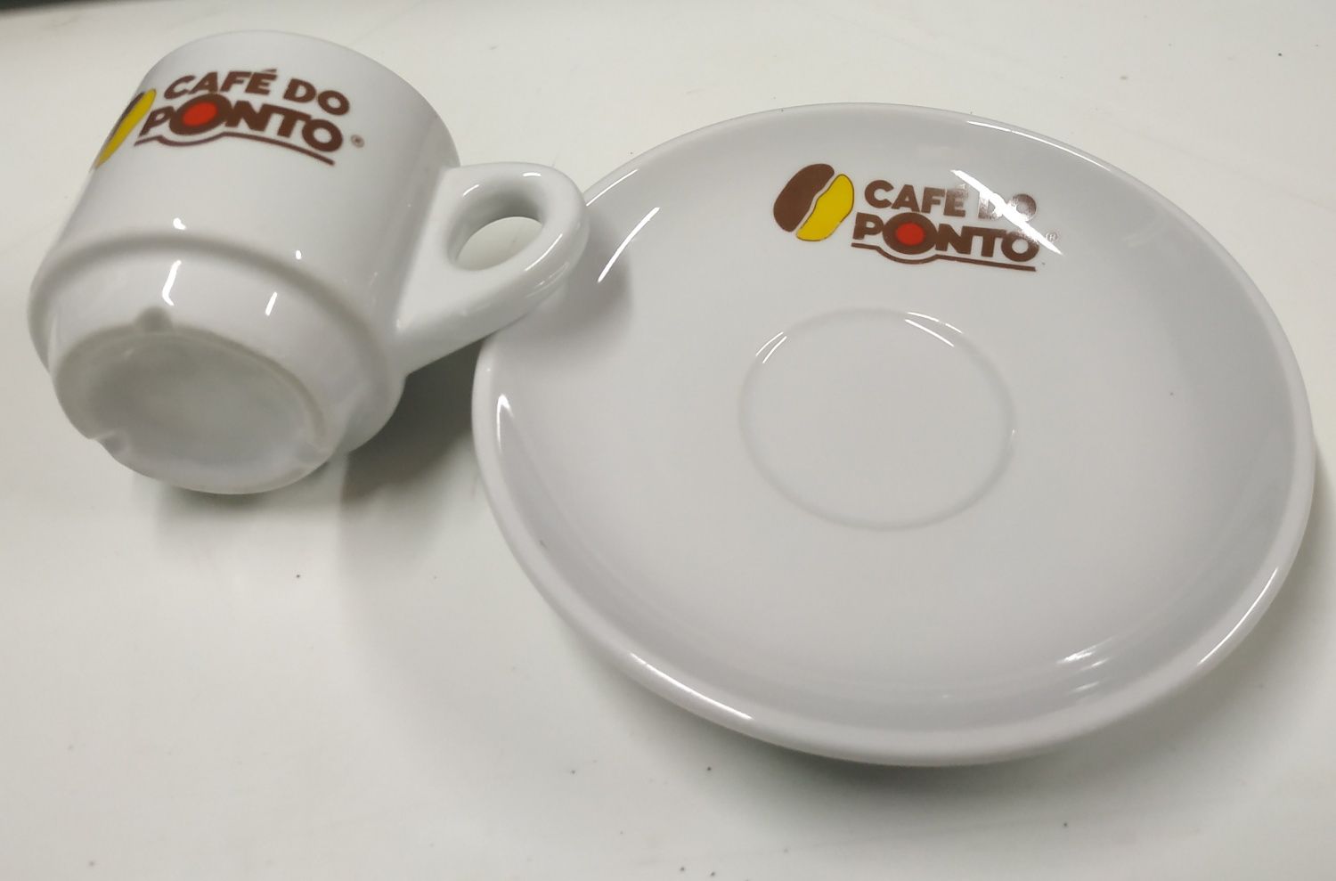 Conjunto chavenas de café + pires Marca