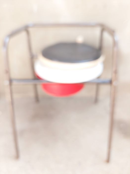 Стілець-туалет у гарному стані