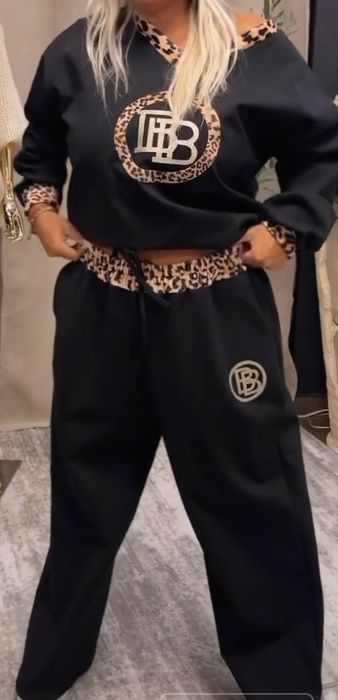 Piękny czarny komplet