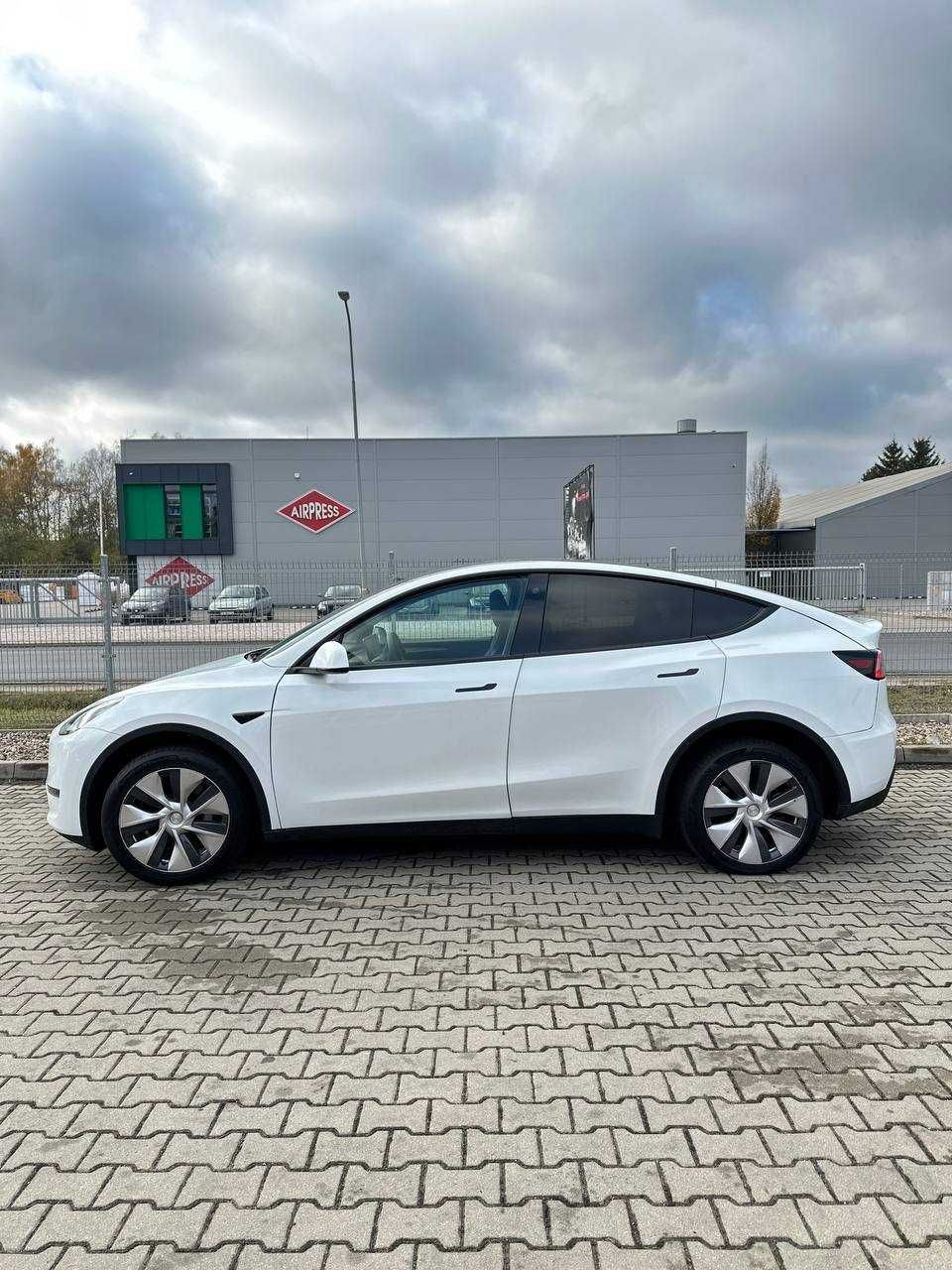 Sprowadzanie Sprzedaż Wynajem Leasing Aut POZNAŃ
