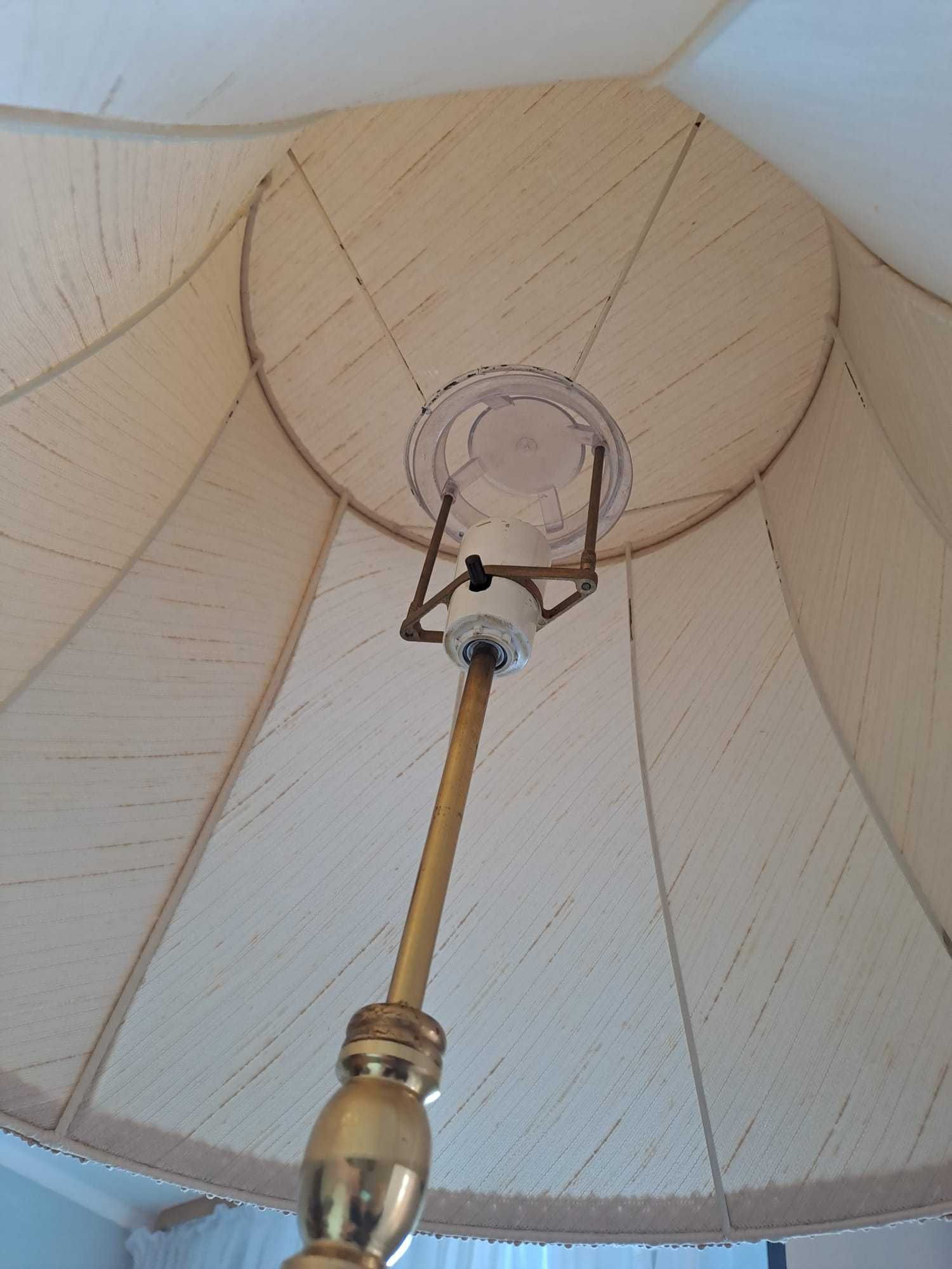 lampa podłogowa stylowa