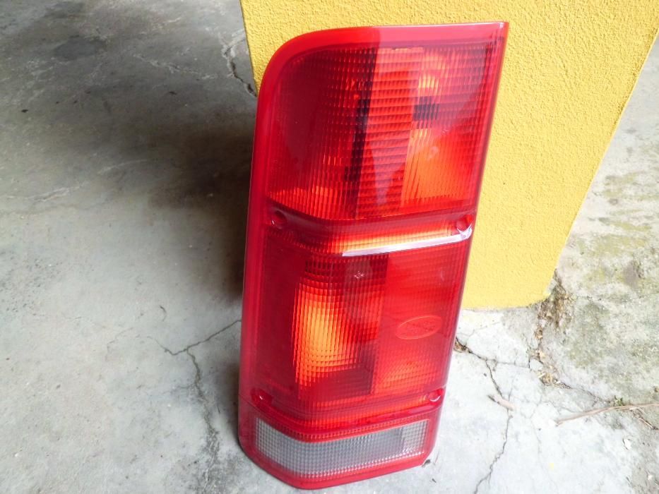 Farolin traseiro lado esquerdo descovery td5
