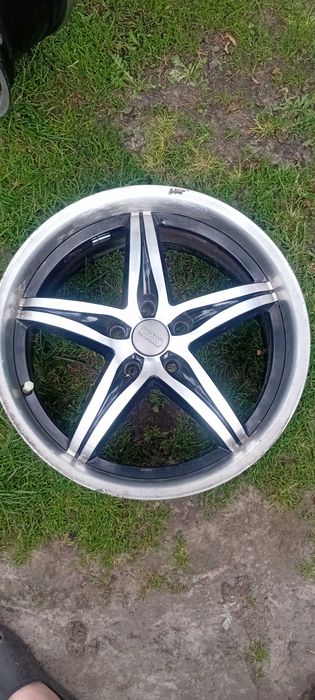 Продам титани для авто.