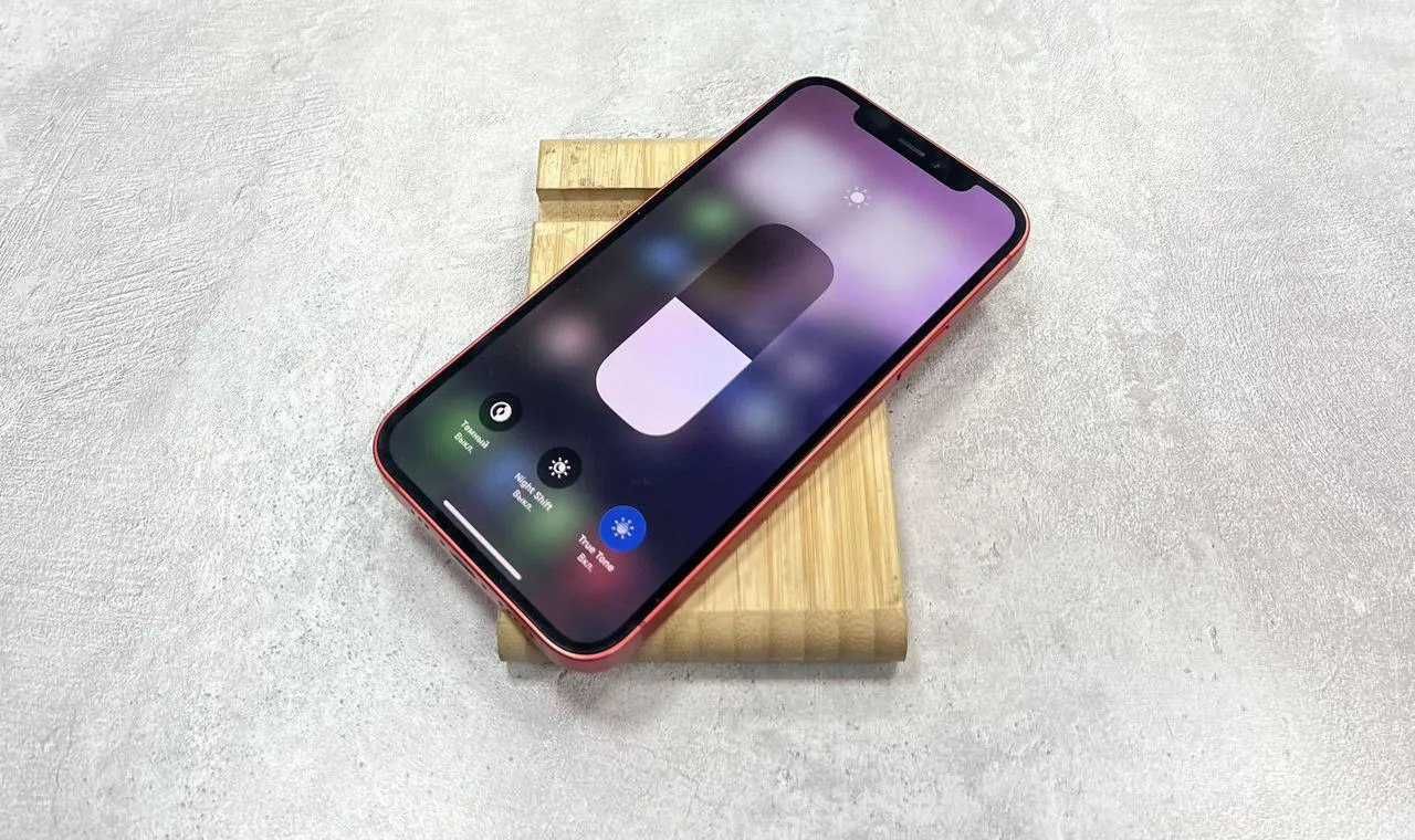 iphone 12 product RED
