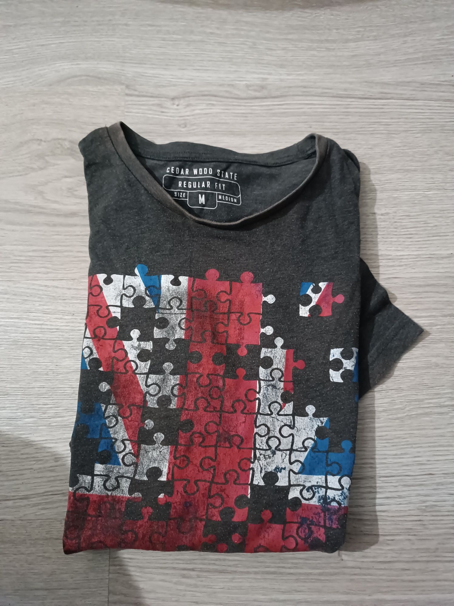 Vendo três t-shirt 3€ cada