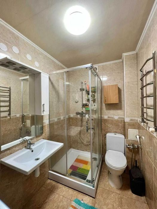 Оренда! 2 кімнатна з індивідуальним опаленням поруч парку Шевченка!