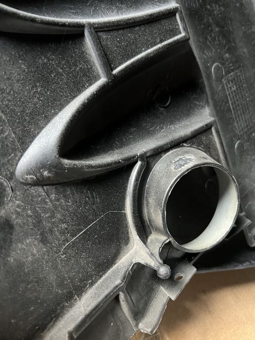 Кришка двигуна меган2 1.6 сценик2