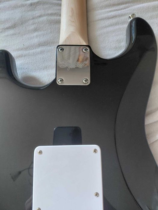 Gitara elektryczna Squier Sonic Strat + wzmacniacz