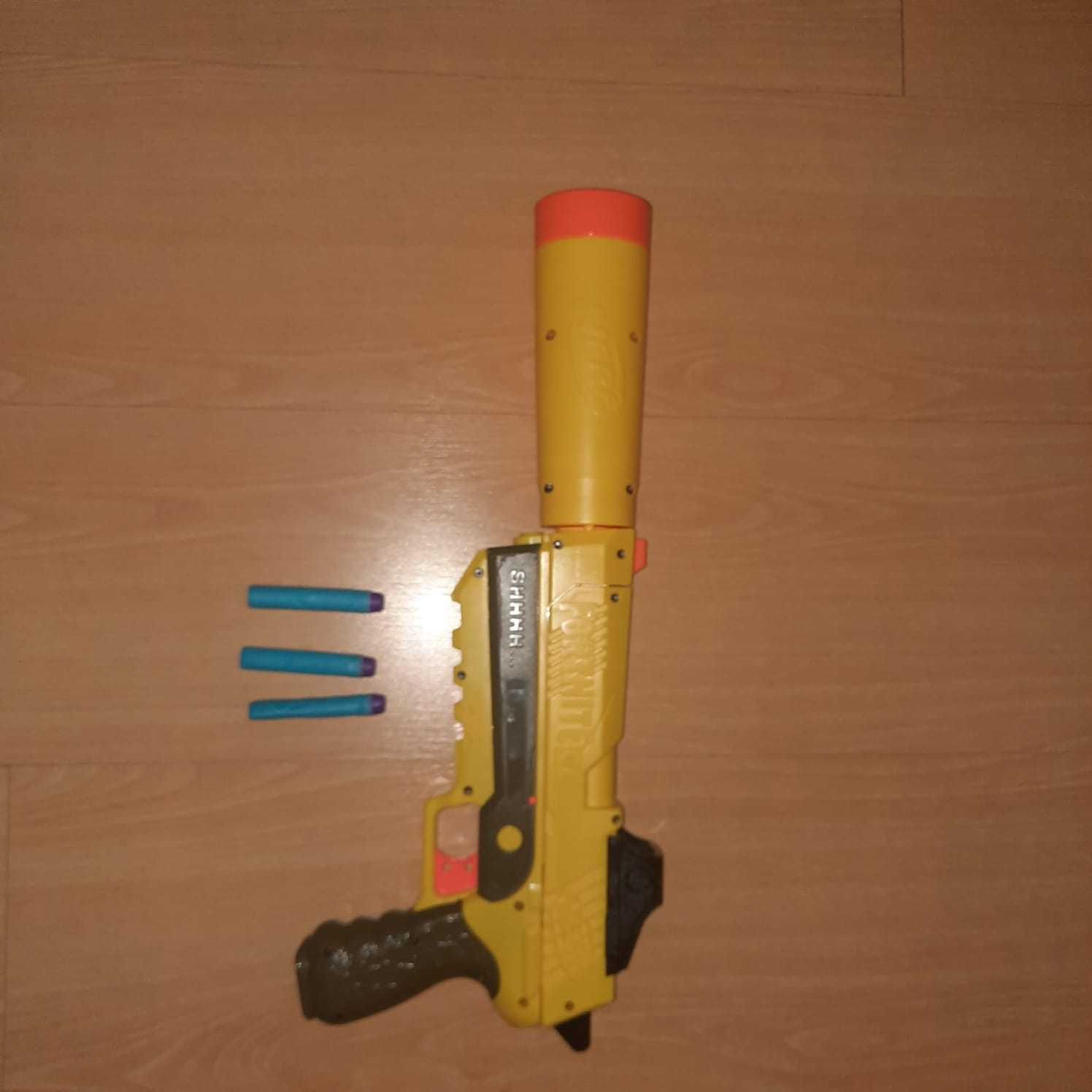 Nerf fortnite com 3 balas