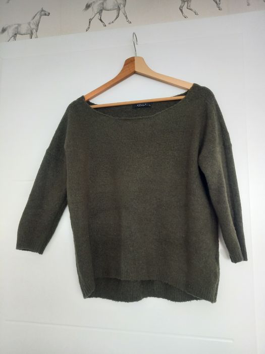 Sweterek oliwkowy